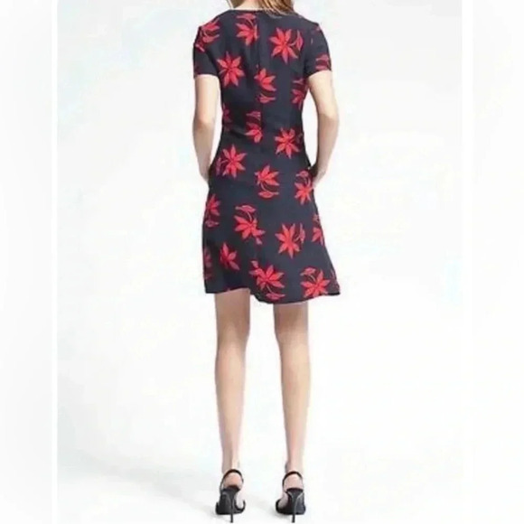 Banana Republic Short Sleeve Floral Print Midi Dress - Picture 4 of 14